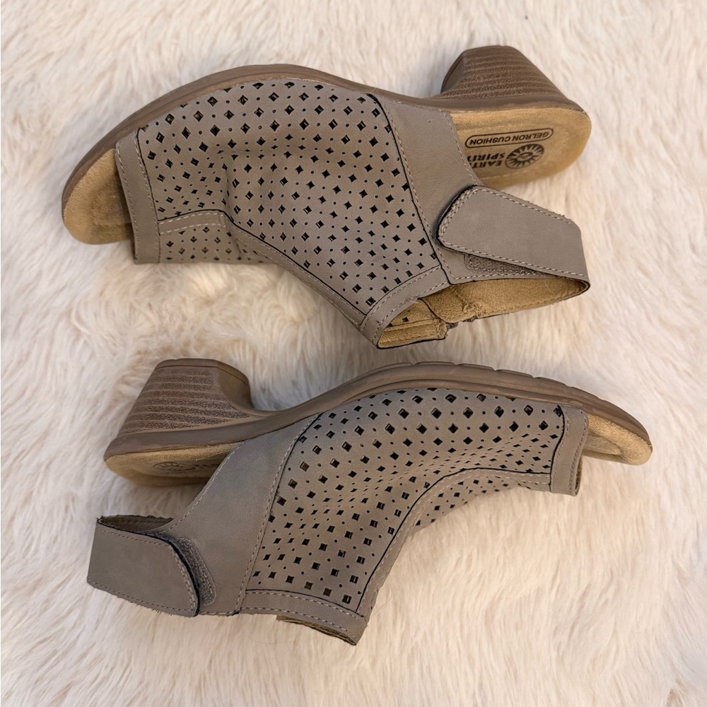 Earth Origins Women's Taupe Cutout Sandals